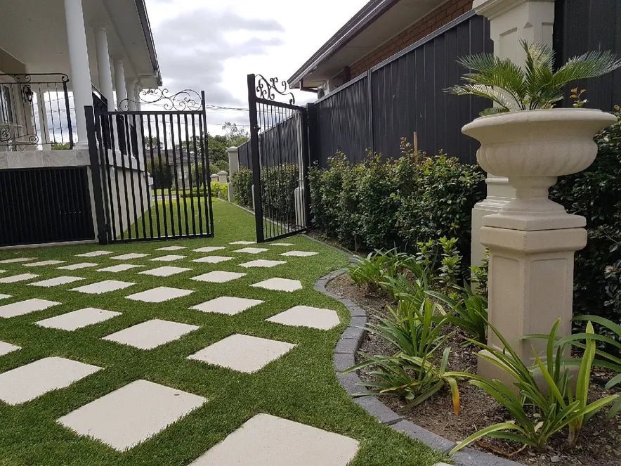 Save Time and Money with Long-Wearing Artificial Turf - Aloro Group
